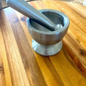 MORTAR and PESTLE , STAINLESS STEEL,  GREAT GRINDING SPICES, HERBS, COFFEE, PILS